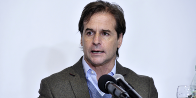 Lacalle Pou afirm� que cient�ficos y Salud P�blica est�n evaluando situaci�n de la pr�xima temporada