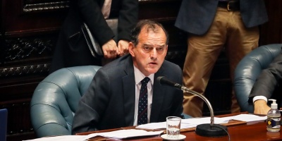 Manini reafirma su postura de que el Plan de Mejoramiento de Barrios se mantenga en el Ministerio de Vivienda