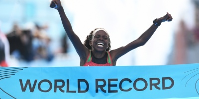 Jepchirchir, campeona del mundo de medio marat�n con nuevo r�cord mundial