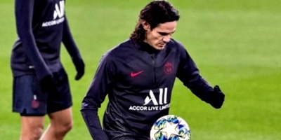 Cavani entrena con el Manchester United por primera vez