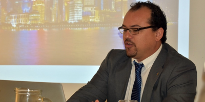 Presidente del Colegio M�dico alerto sobre apertura de fronteras: "Ser�a como jugar a la ruleta rusa pero con el tambor lleno"