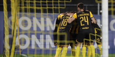 Pe�arol cumple como local, pero Wilstermann lo elimina a la distancia