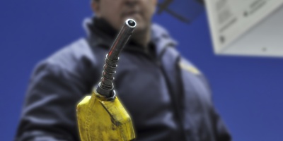 Abdala reitera reclamo de baja en combustibles por precio del petrleo