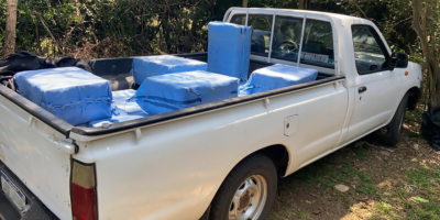 Incautan 450 kilogramos de coca�na, veh�culos y armas en un campo de Salto, valorada en 4.000.000 de d�lares