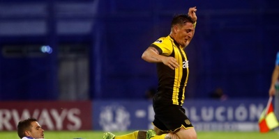 Pe�arol maniata a V�lez y le saca un empate sin goles