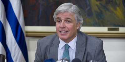 El canciller Francisco Bustillo no tiene coronavirus