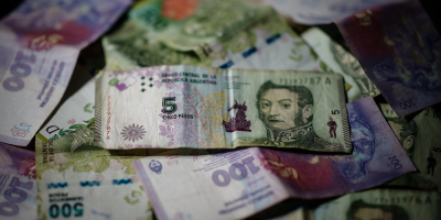 Argentina env�a un mensaje fiscal para aliviar las presiones cambiarias
