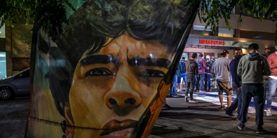 Internan a Maradona por un "baj�n an�mico" pero m�dico afirma que no es grave