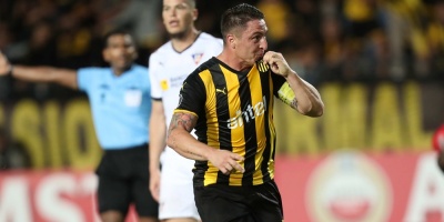 Pe�arol- Velez en vivo on line
