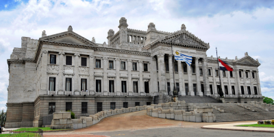 Intensa actividad en el Parlamento hoy con varios secretarios de Estado