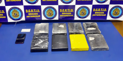 Procesaron a un hombre que transportaba ocho kilos de coca�na en una moto
