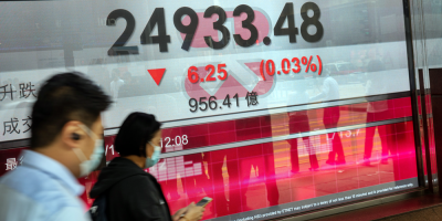 La Bolsa de Hong Kong cae un 0,22 % a pesar de los avances en las vacunas
