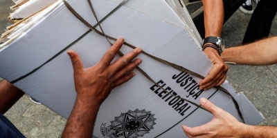 Abren los colegios electorales para las municipales de Brasil