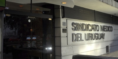 M�dicos del SMU y FEMI realizar�n un paro de 24 horas el mi�rcoles 18 a nivel nacional en el sector privado 