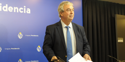 Procuran reencauzar construcci�n de v�as del tren de UPM que tiene meses de atraso. Plantean un nuevo frente de obras que parta desde Montevideo