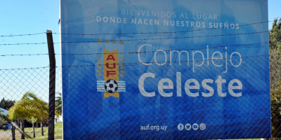 Los futbolistas Rol�n y Rossi, y cinco integrantes de la delegaci�n de Uruguay tienen covid