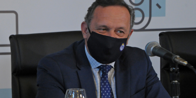 Gobierno insta a j�venes a minimizar contactos para reducir contagios por COVID-19