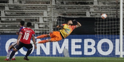 F�nix goleado por Independiente 
