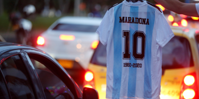 Grandes medios de comunicaci�n en EEUU dedican columnas deportivas a Maradona