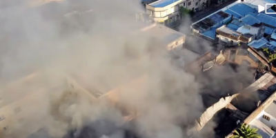 Un importante incendio afecta a comercios en el centro de Paysand�