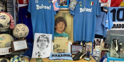 El relicario de la familia napolitana de Maradona