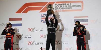 Hamilton vuelve a ganar y Grosjean vuelve a nacer