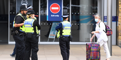 Las infecciones por covid-19 bajan un 30 % en Inglaterra en el confinamiento