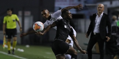Santos pierde en casa ante Liga de Quito pero avanza a cuartos de final