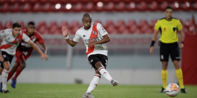 River elimina a Paranaense y pasa a cuartos con un gol de De la Cruz