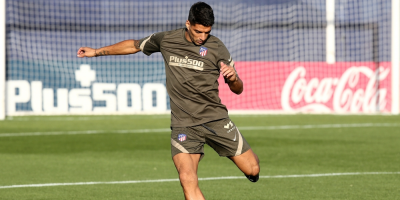 Luis Su�rez entrena en solitario a la espera de dar negativo en test PCR
