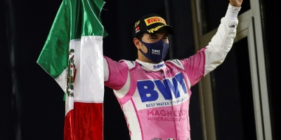 'Checo' P�rez da el triunfo a M�xico en la F�rmula Uno despu�s de 50 a�os