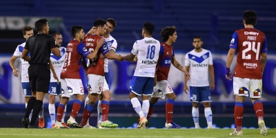 Universidad Cat�lica saca los tres puntos de la cancha de V�lez