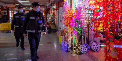 Repuntes antes de Navidad fuerzan a plantearse confinamientos en varias partes del mundo