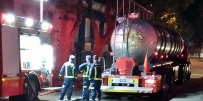 Controlaron importante incendio en un galp�n de la zona de Col�n