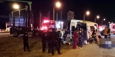 Cuatro fallecidos tras un siniestro de tr�nsito entre un micro y un cami�n