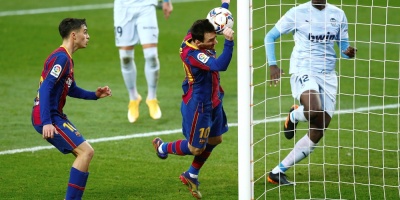 Messi alcanz� a Pel� como el m�ximo anotador hist�rico en un mismo club
