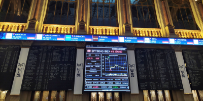 Europa mantiene fuertes p�rdidas a media sesi�n por nueva cepa de la covid-19