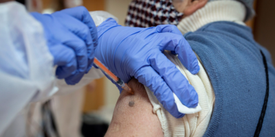 Las variantes del coronavirus no requieren reconsiderar la eficacia de las vacunas