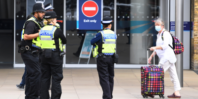 Inglaterra exige un test negativo de covid-19 para poder entrar en ella