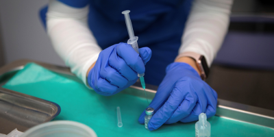 Vacuna de Pfizer parece funcionar contra una mutaci�n de las nuevas variantes