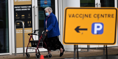 Inglaterra retrasa la exigencia de test negativo de covid-19 a los viajeros