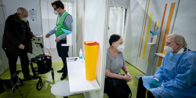 La OMS estudia posibilidad de "pasaportes de vacunaci�n" contra la covid-19