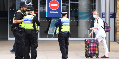 Londres defiende el veto a vuelos de Sudam�rica para no alterar la vacunaci�n