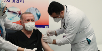 Turqu�a vacun� a m�s de medio mill�n de personas desde el jueves