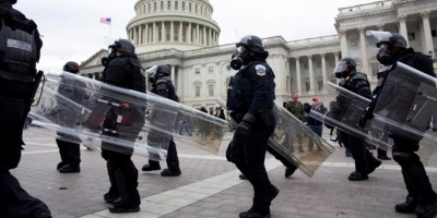 FBI investiga a 37 personas por la muerte del polic�a en asalto al Capitolio