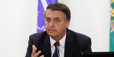 Bolsonaro dice que las Fuerzas Armadas deciden "democracia o dictadura"