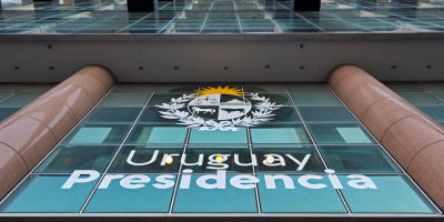 Ministros firman decreto para concretar acuerdo sobre vacunas contra la Covid-19