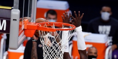 NBA: "King" James supera a Antetokounmpo; Jazz llegan a siete triunfos seguidos