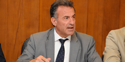 Salinas: la vacunaci�n contra el coronavirus en el personal m�dico deber�a ser una "obligaci�n �tica"