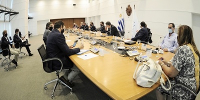 Gobierno eval�a "ajustar las perillas"